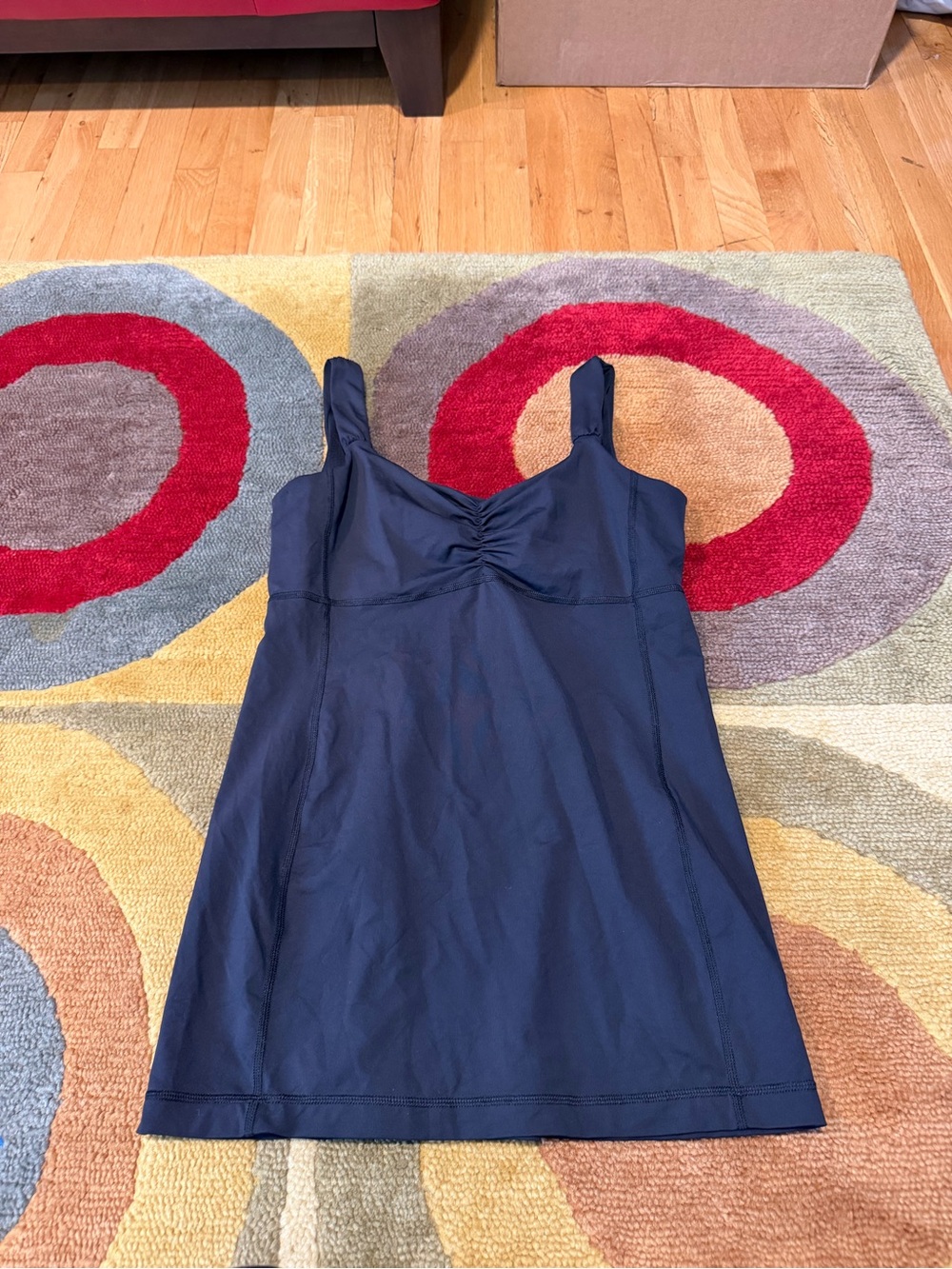 Lululemon Aria Tank Top Black Full Length Runs Long Built in Bra Size 10